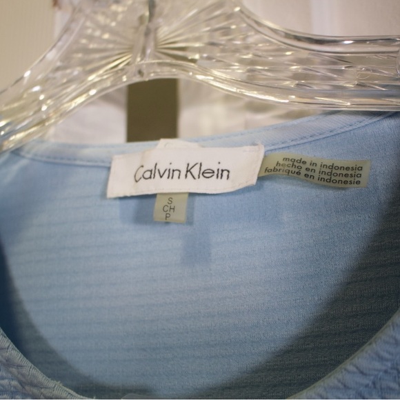 Calvin Klein sleeveless Light Blue Textured Top, Small (runs large) - Picture 3 of 5